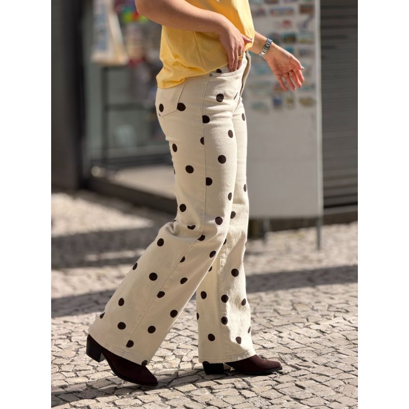 Cal&ccedil;a com padr&atilde;o de bolinhas