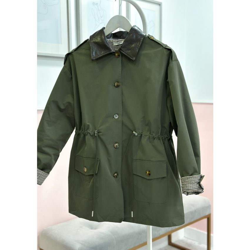 Trench curto ajustado na cintura