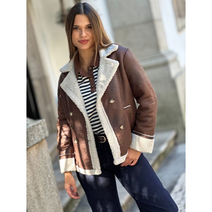 Casaco com pelo no interior