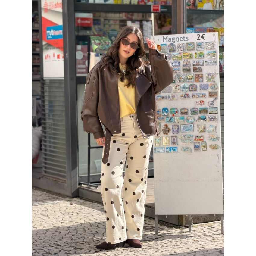 Calça com padrão de bolinhas