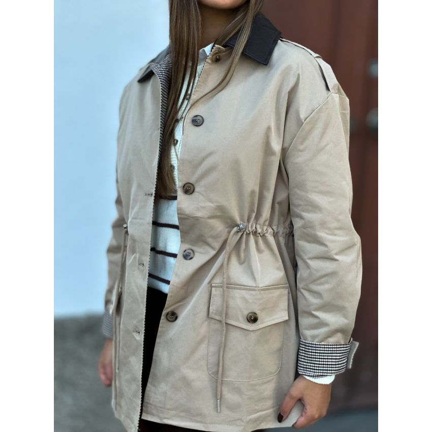 Trench curto ajustado na cintura