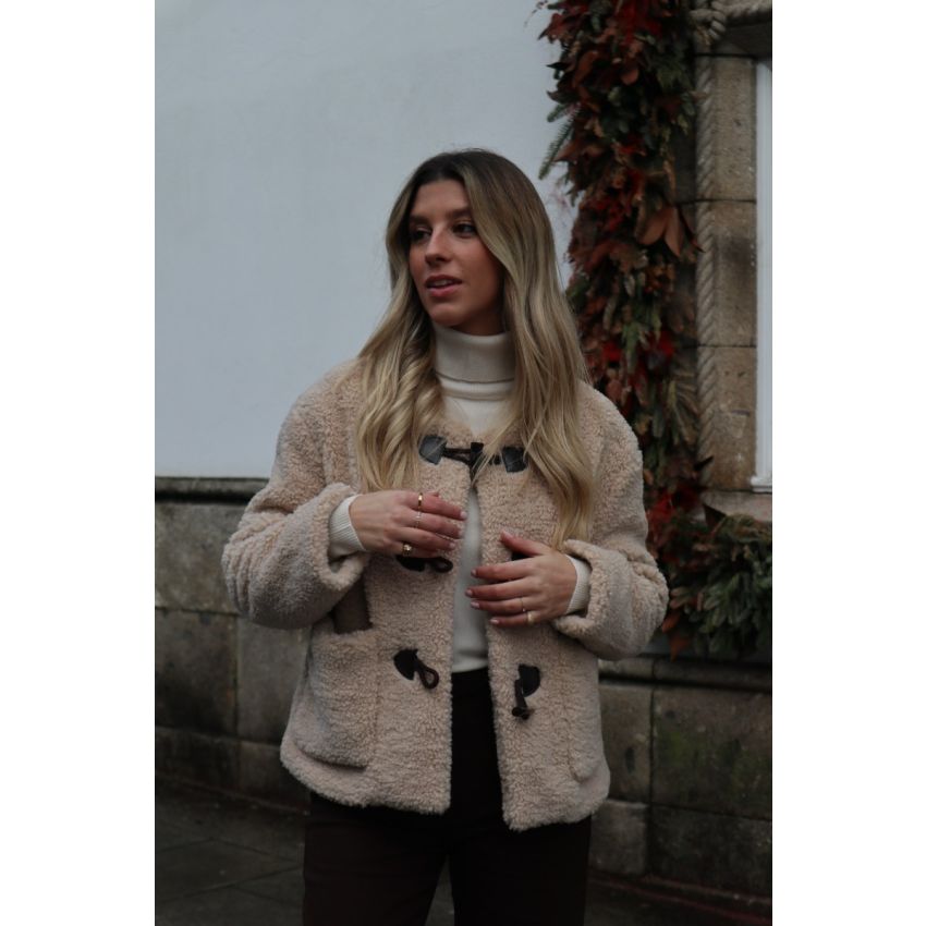 Casaco efeito pele cordeiro