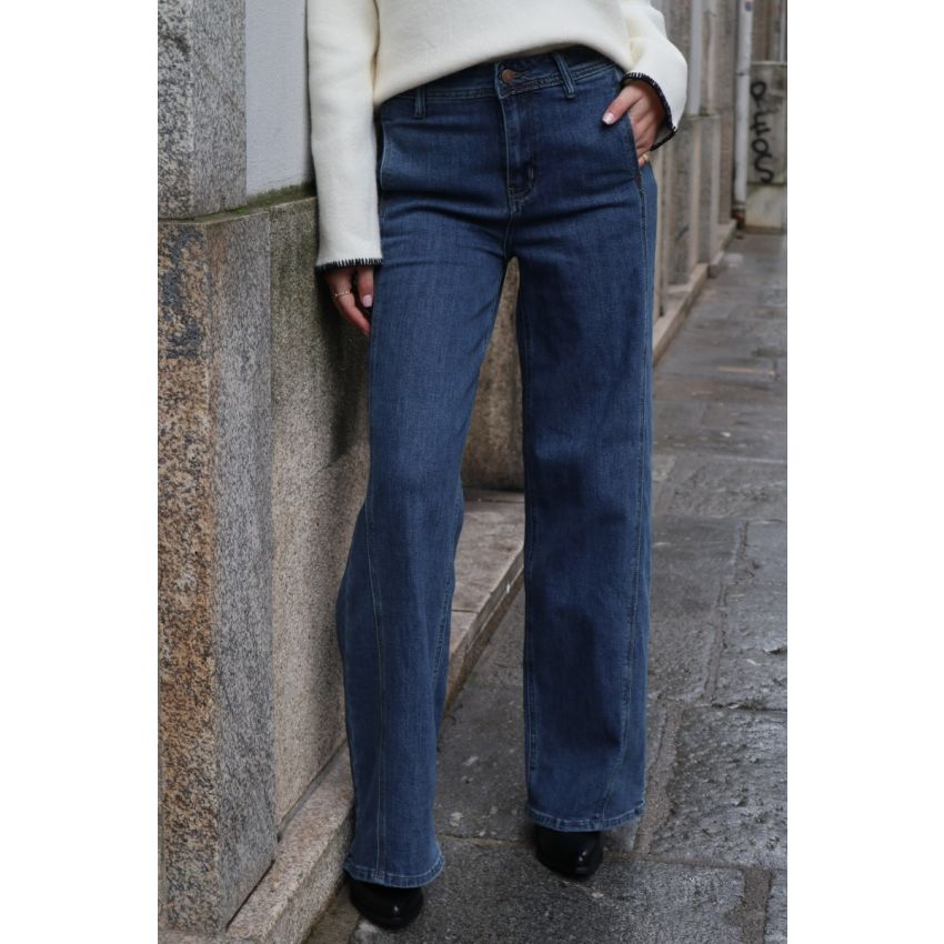 Calças de ganga com costuras