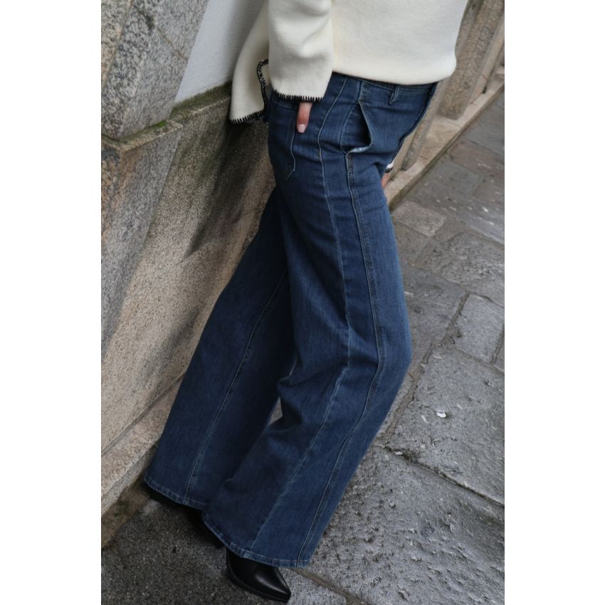 Calças de ganga com costuras