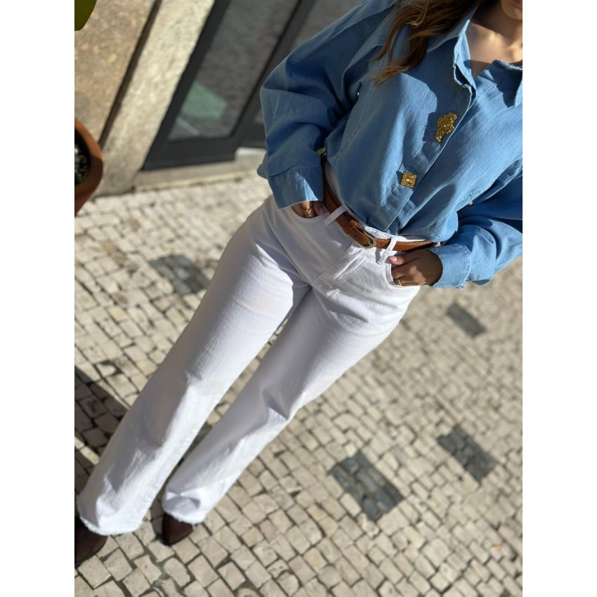 Calças brancas de ganga