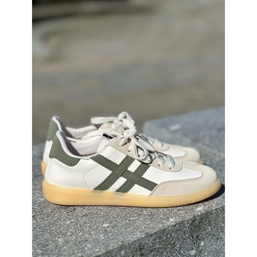 Sapatilhas com pormenor verde