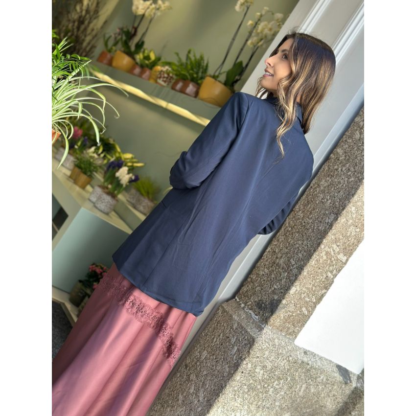 Saia acetinada com renda