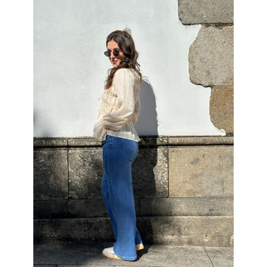 Calças de ganga com duas costuras