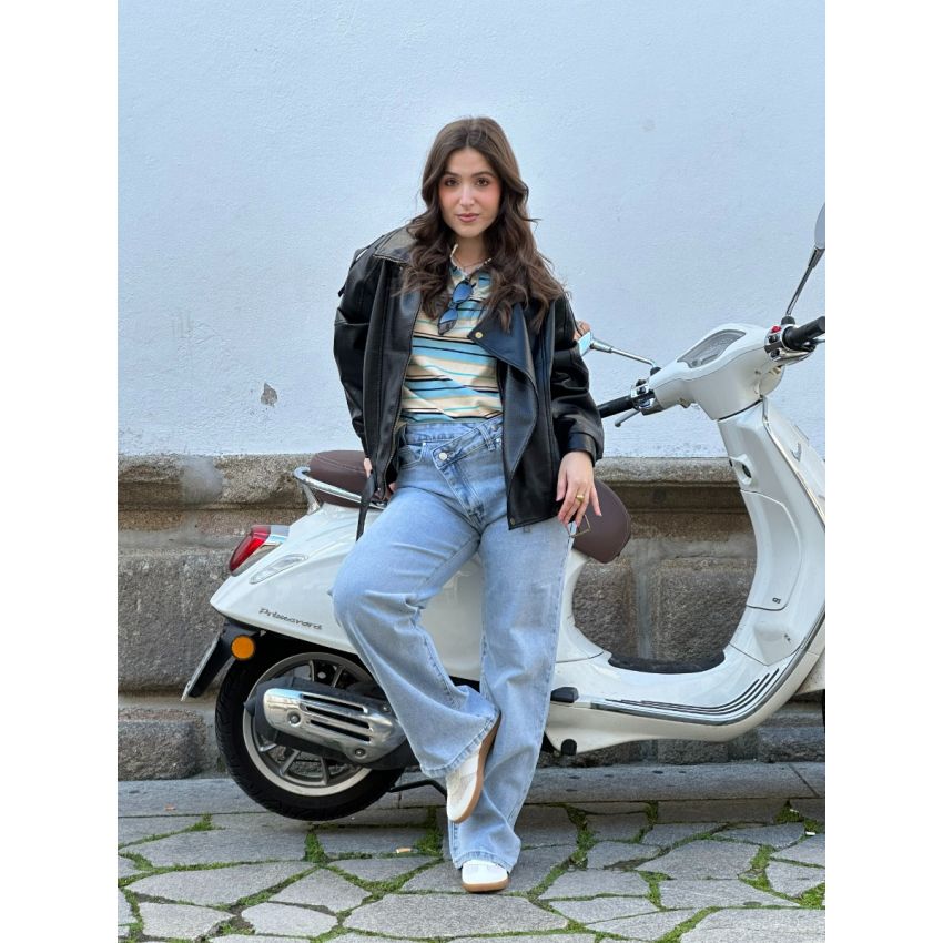 Blusão preto ecopele com cinto