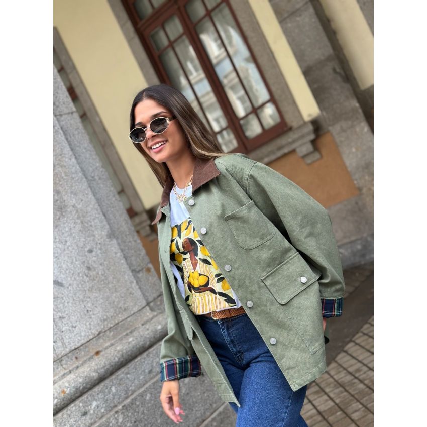 Casaco estilo ganga com pormenor