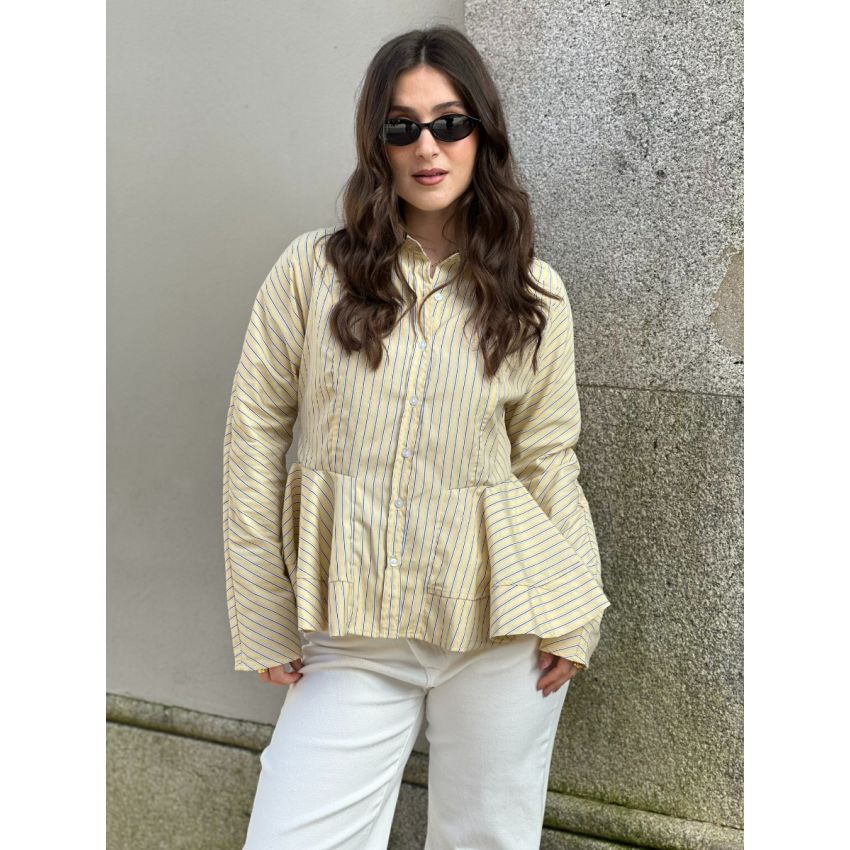 Blusa de peplum com riscas