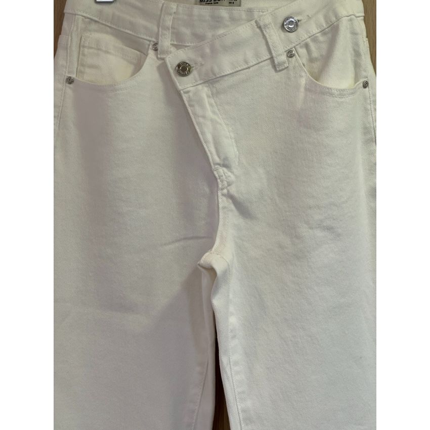 Calças de ganga cintura cruzada em branco