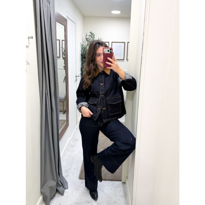 Calças de ganga com costura na frente